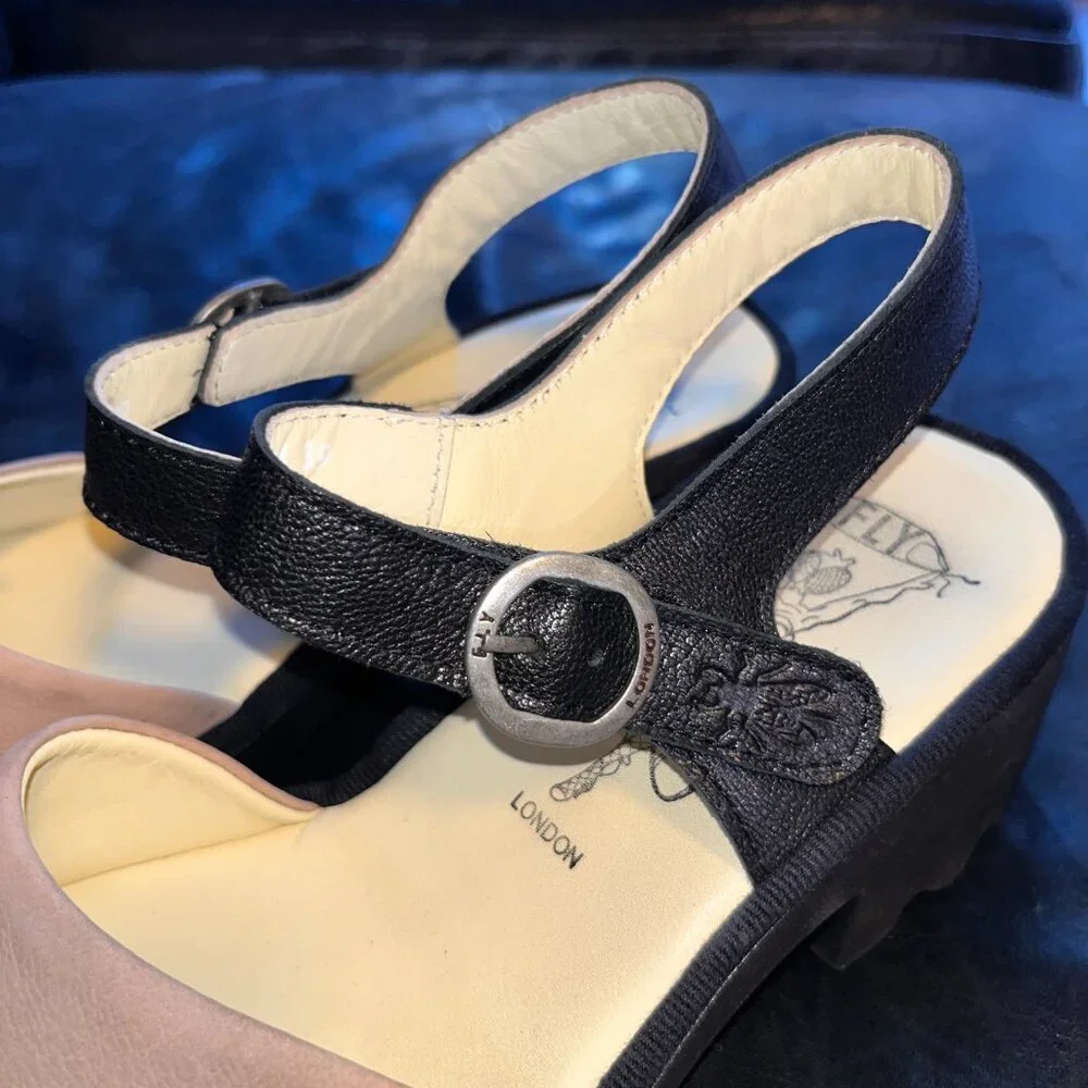 FLY LONDON TULL PLATFORM SANDALS in TAUPE/NUDE & BLACK - LIKE NEW - SIZE 39